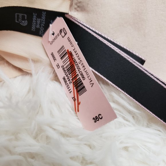 Victoria's Secret Unlined Mesh Plunge Bra - Picture 7 of 7